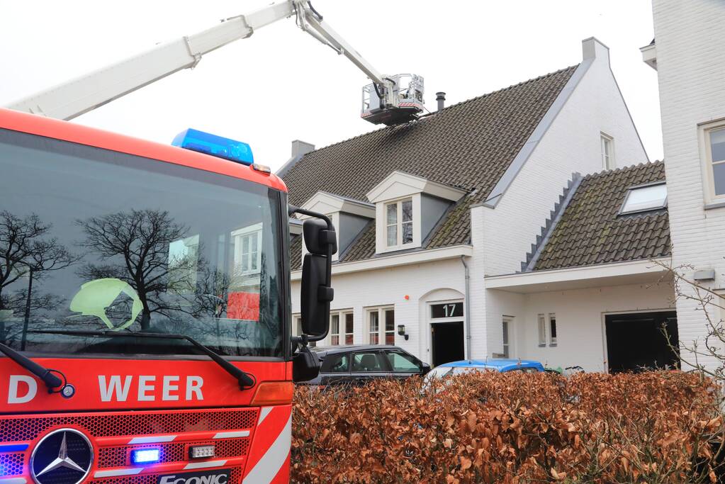 Brandweer druk met schoorsteenbrand