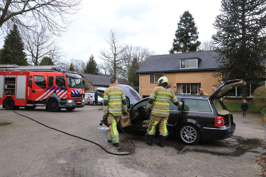 Auto verwoest door brand