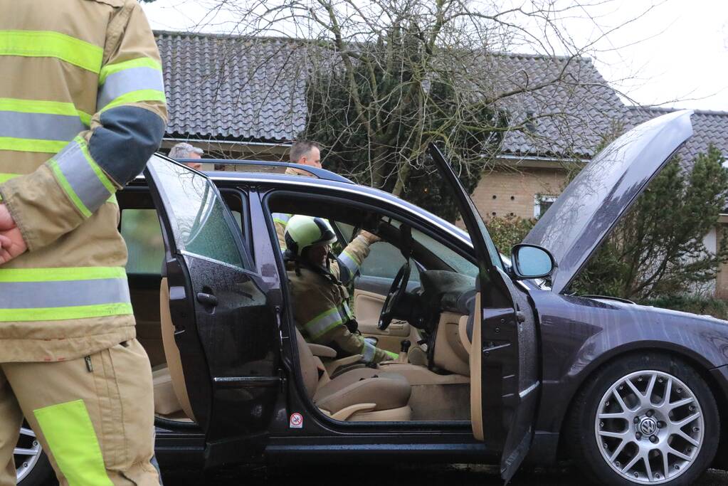 Auto verwoest door brand