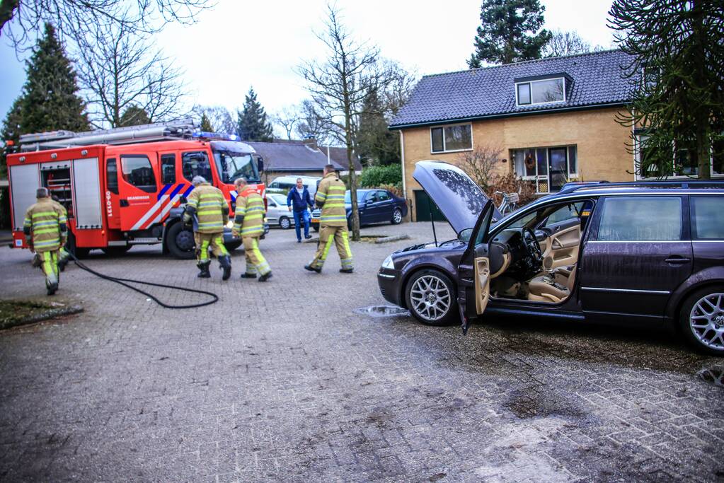 Auto verwoest door brand