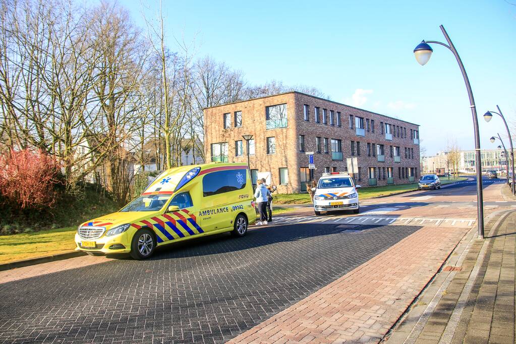 Fietser gewond na botsing met auto