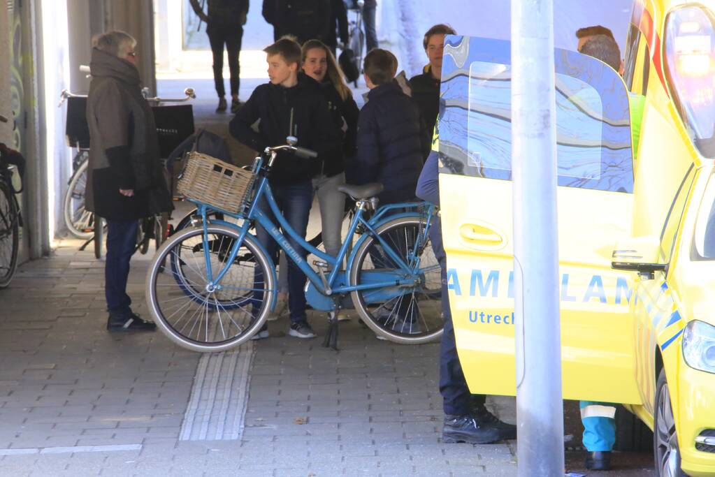 Fietsers botsen in fietstunnel