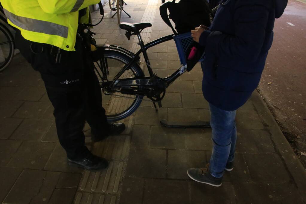 Fietsers botsen in fietstunnel