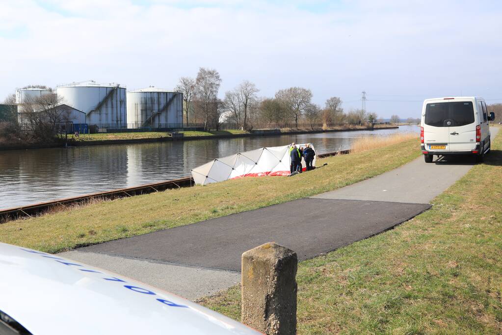 Overleden persoon in water aangetroffen