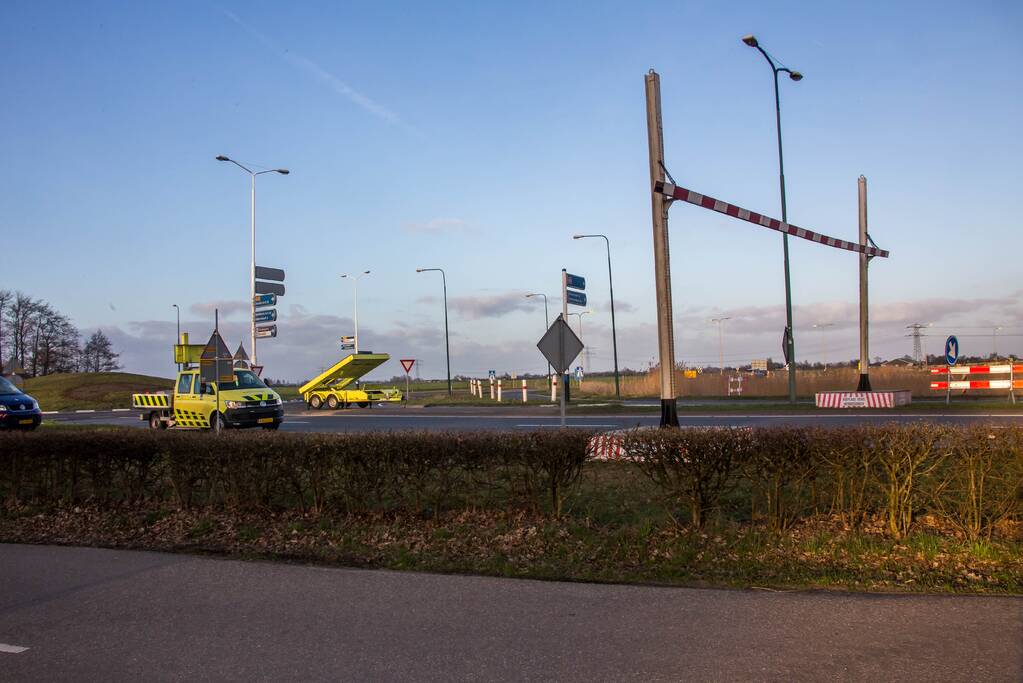 Herstelwerkzaamheden na aanrijding met hoogtebalk