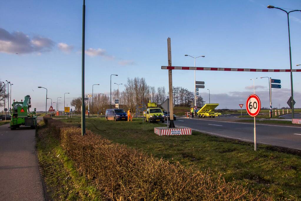 Herstelwerkzaamheden na aanrijding met hoogtebalk