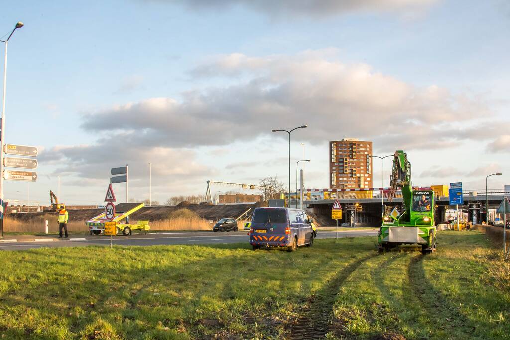 Herstelwerkzaamheden na aanrijding met hoogtebalk