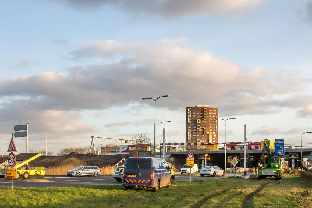 Herstelwerkzaamheden na aanrijding met hoogtebalk