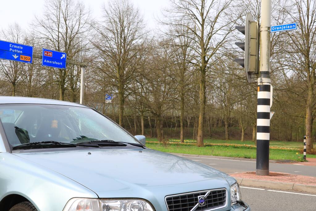 Scooterrijder zwaargewond na botsing met auto