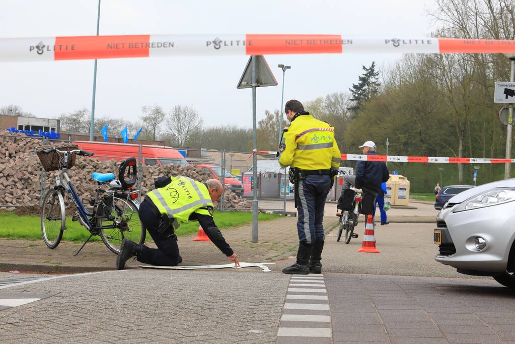 Fietsster aangereden door auto