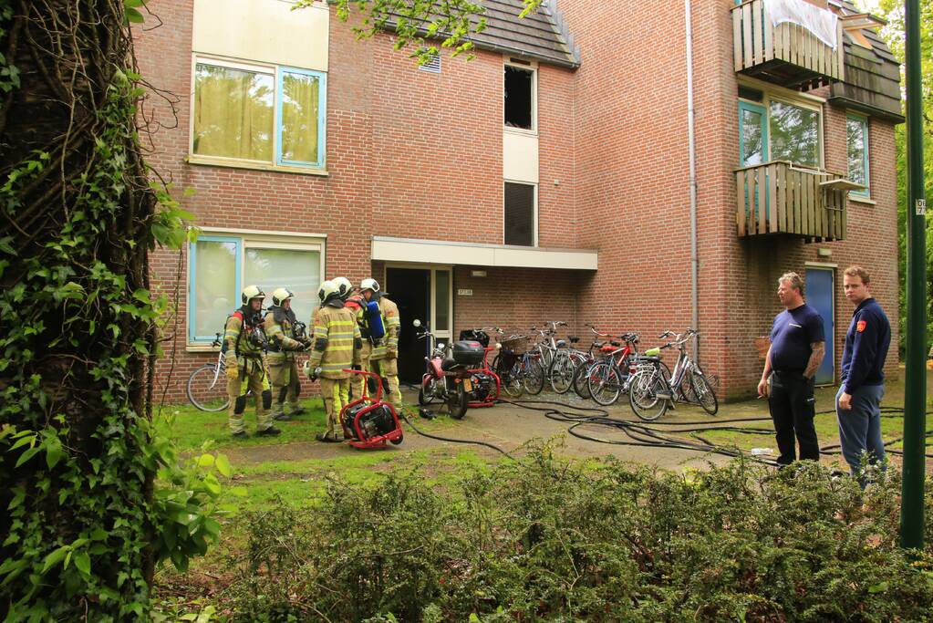 Flat ontruimd na brandstichting