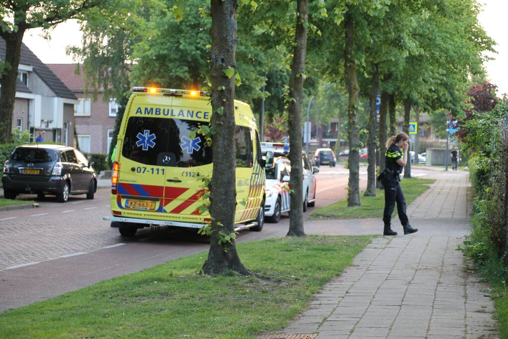 Man aangehouden en gewond naar ziekenhuis