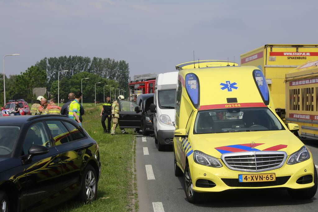 Meerdere gewonden bij kop-staartaanrijding