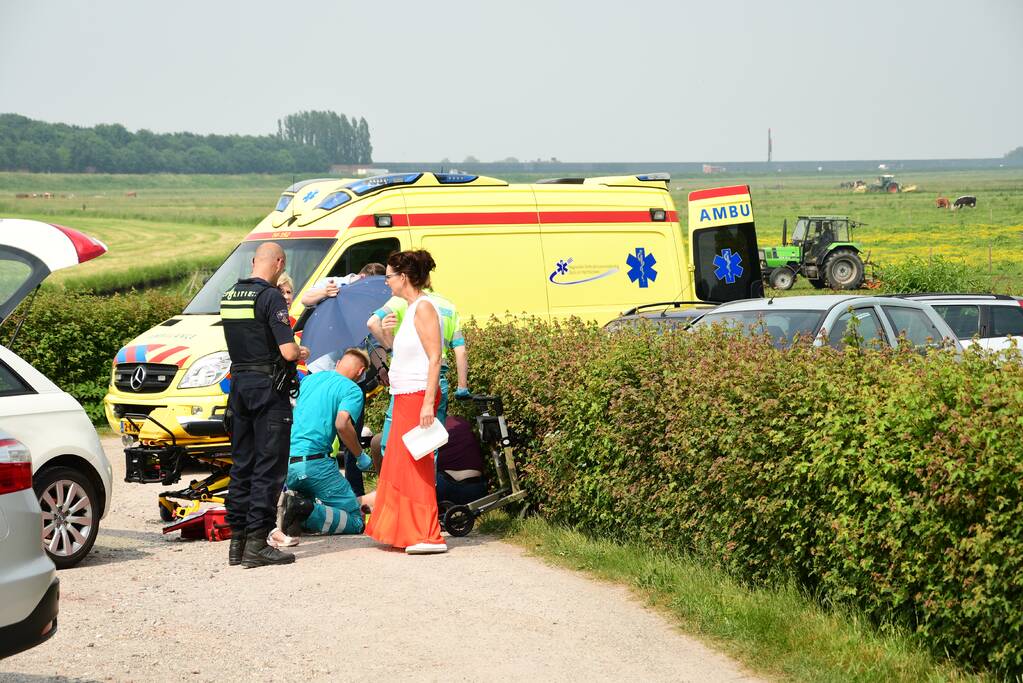 Automobiliste vlucht na aanrijding met vrouw met rollator