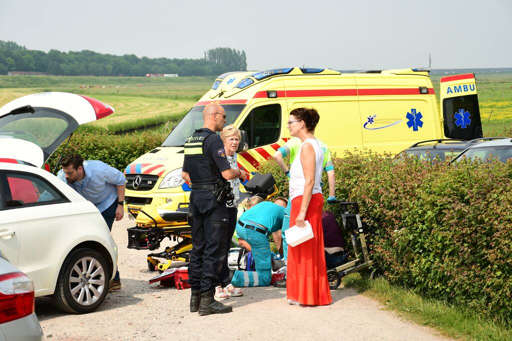 Automobiliste vlucht na aanrijding met vrouw met rollator