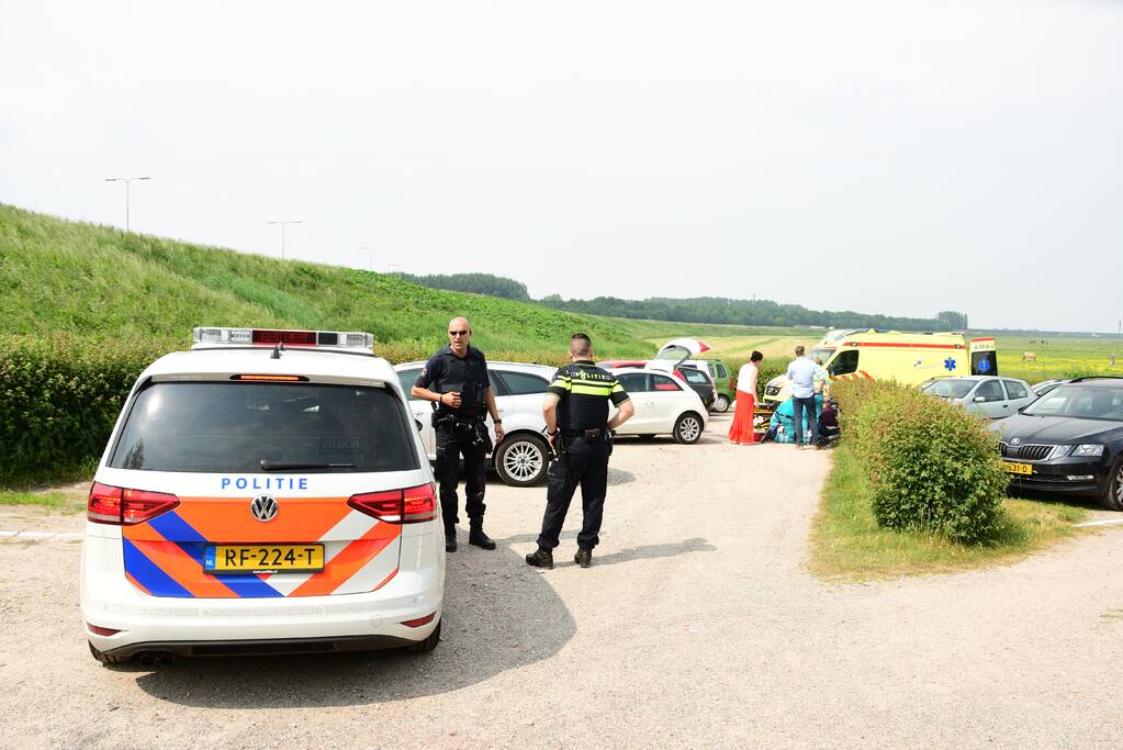 Automobiliste vlucht na aanrijding met vrouw met rollator