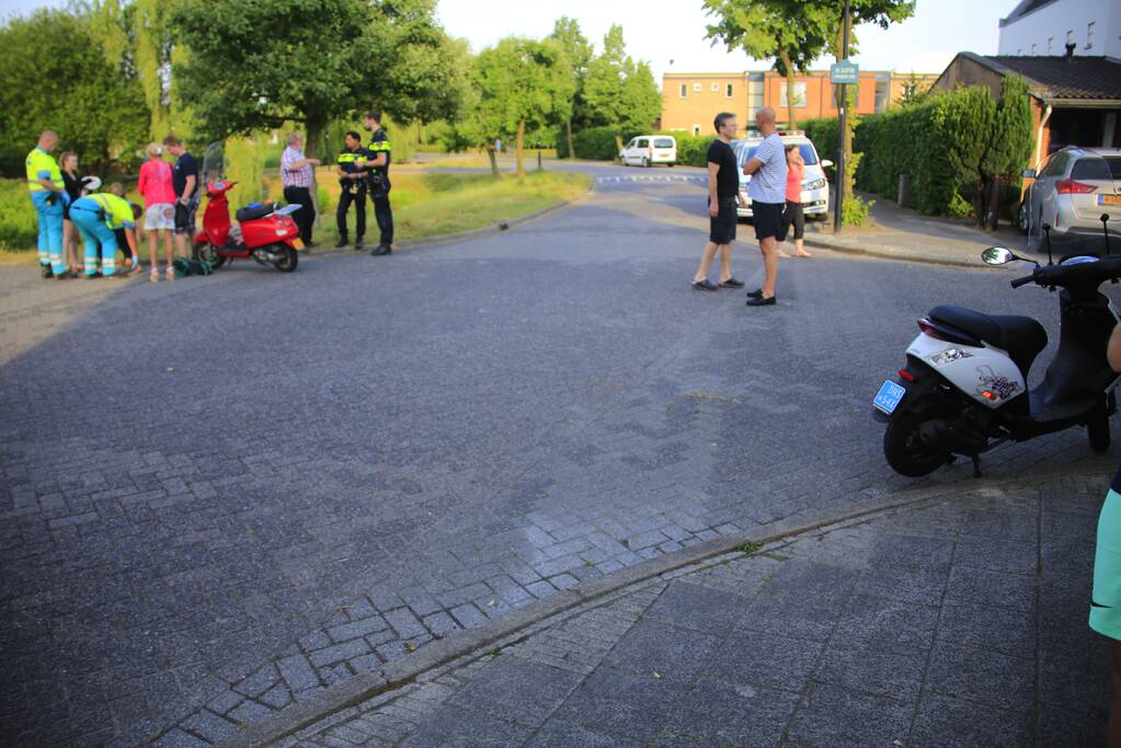 Auto doorgereden na ongeval met brommer