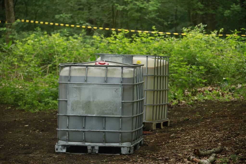 Drugsafval gedumpt in bos