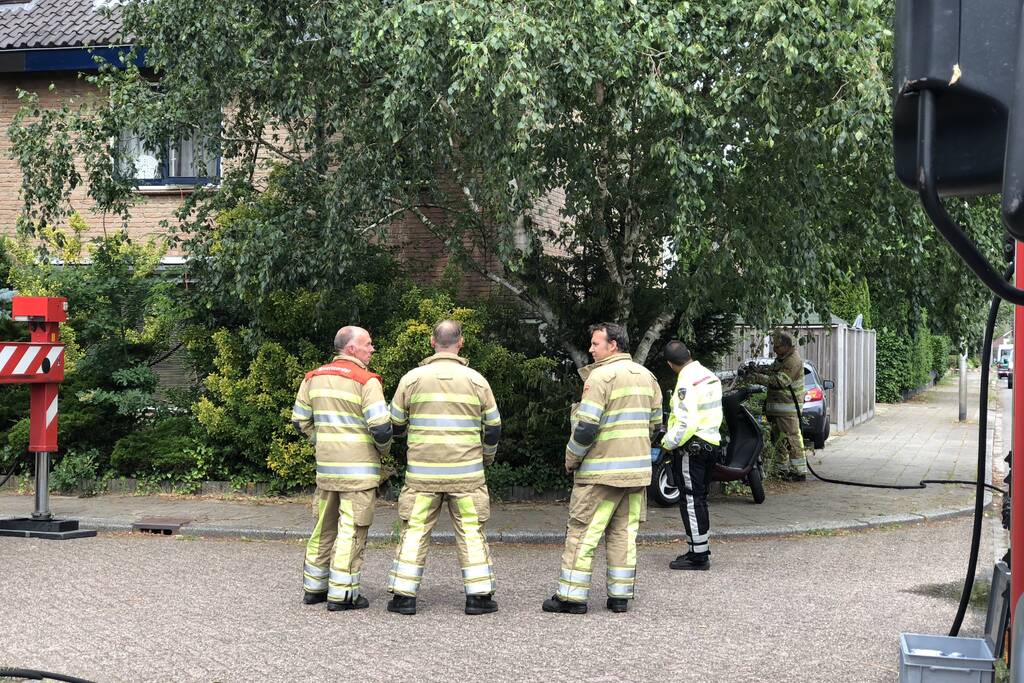 Brand op dak ontstaan door verfbrander