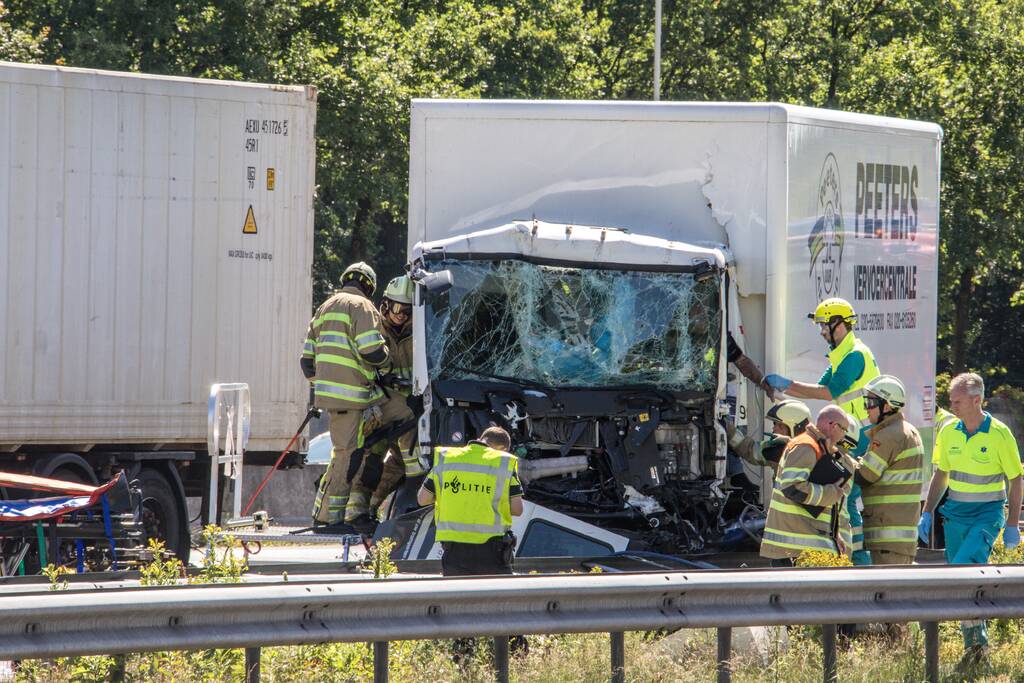 Meerdere voertuigen betrokken bij aanrijding