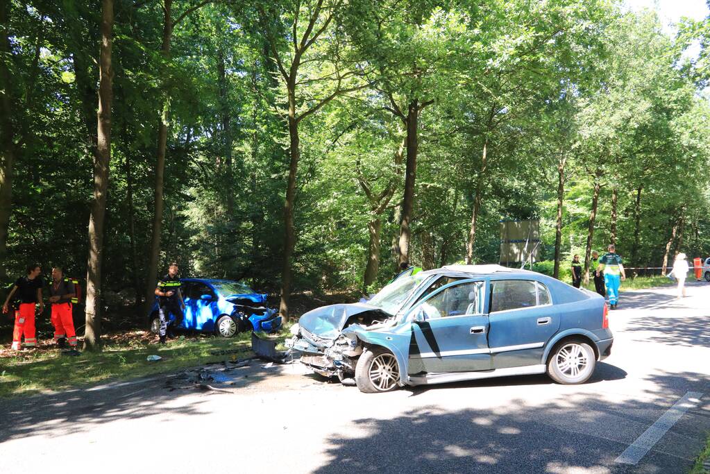 Meerdere gewonden na frontale aanrijding