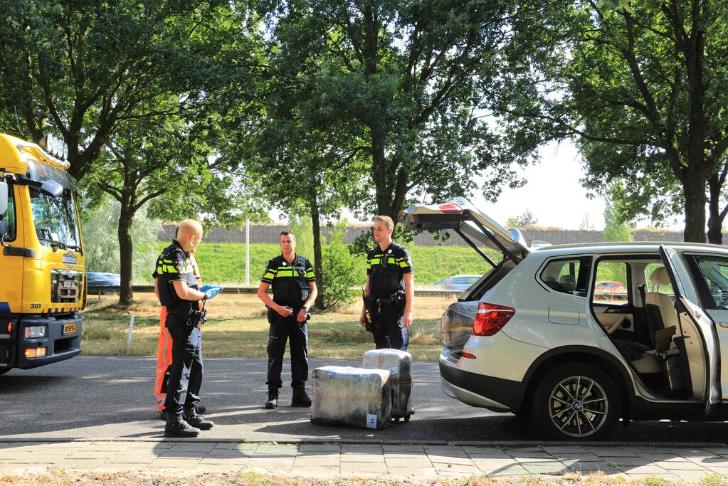 Gestolen auto aan de kant gezet en bestuurder aangehouden