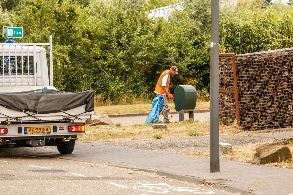 Nieuwland is overvolle hondenpoepbakken zat