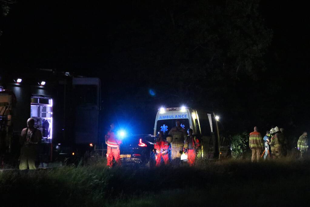 35-jarige automobilist overleden na botsing tegen boom