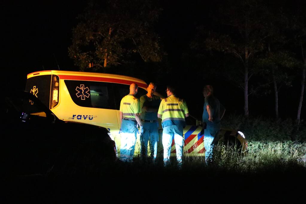 35-jarige automobilist overleden na botsing tegen boom