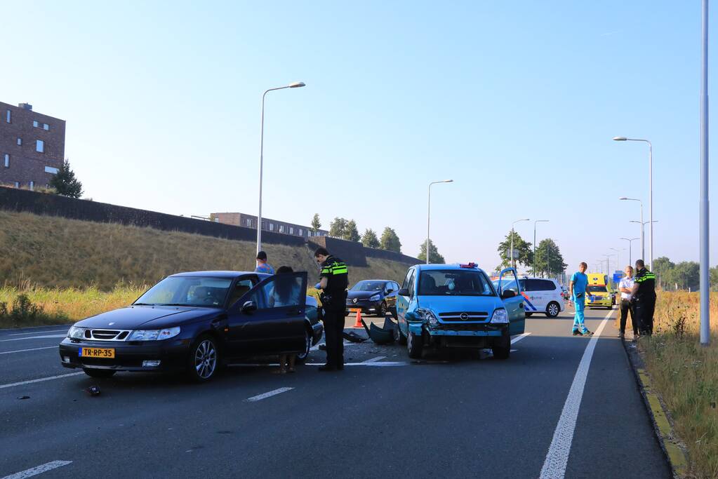 Veel schade bij kop-staartbotsing