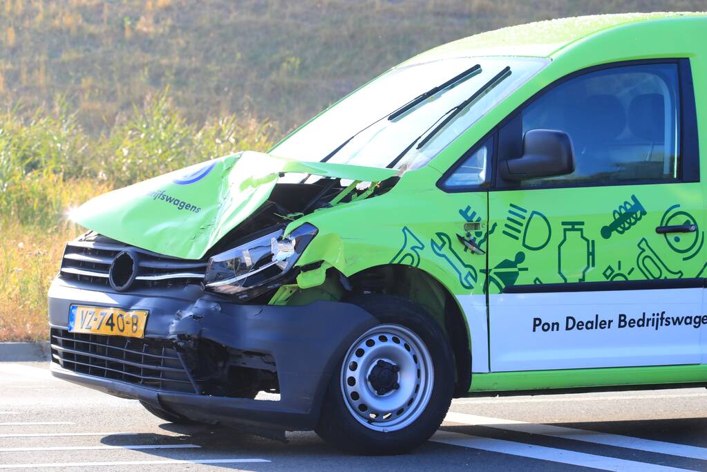 Veel schade bij kop-staartbotsing