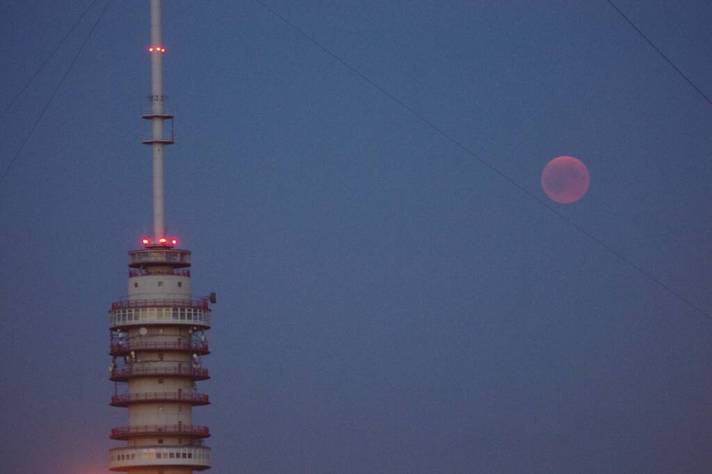 Maansverduistering, bloedmaan voor velen niet te zien