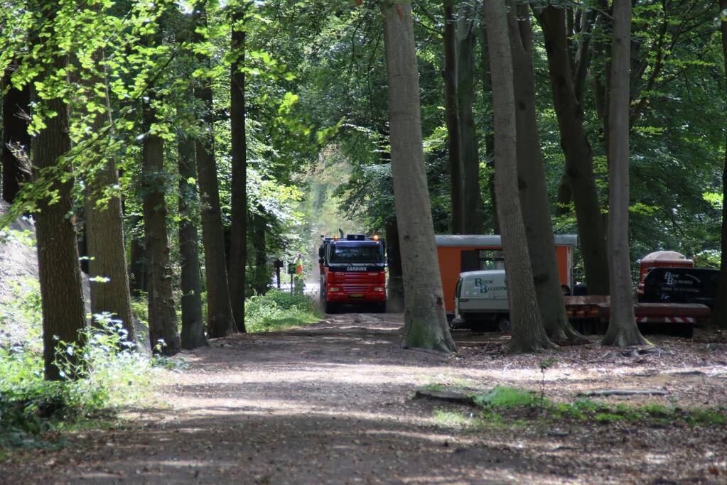 Voorbereiding voor ontploffing van bom in vollegang