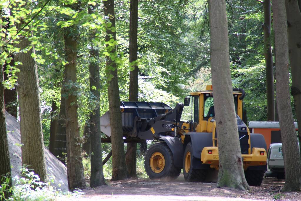 Voorbereiding voor ontploffing van bom in vollegang