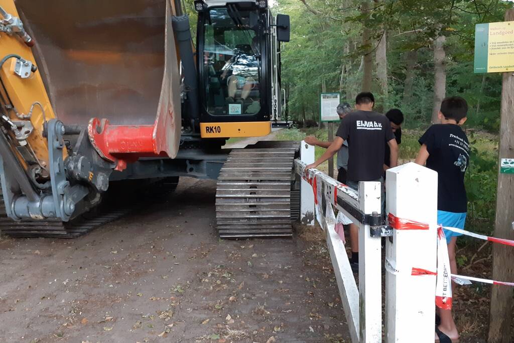 Voorbereiding voor ontploffing van bom in vollegang