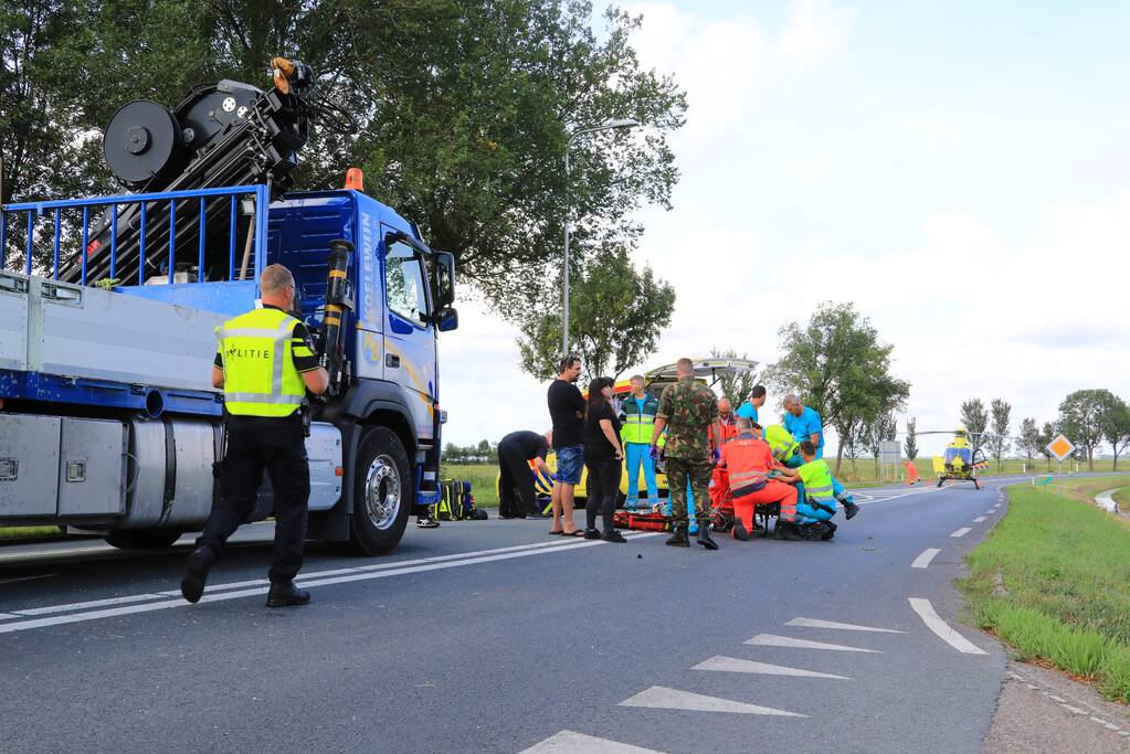 Racefietser ernstig gewond na aanrijding met vrachtwagen