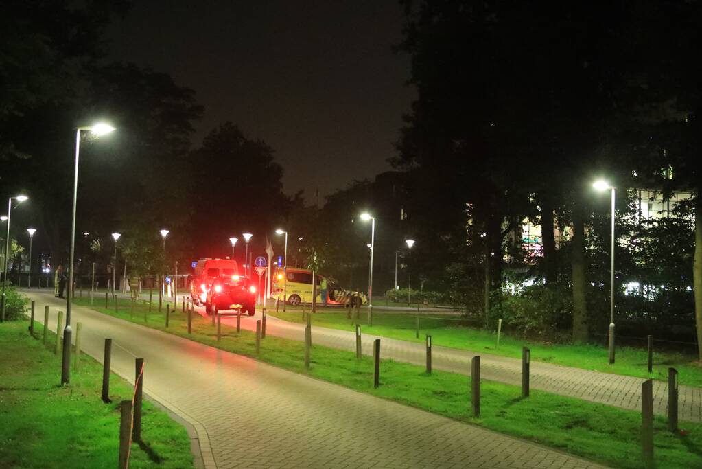 Verward persoon dreigt te springen in ziekenhuis