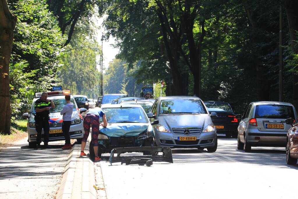 Veel schade bij kop-staartbotsing