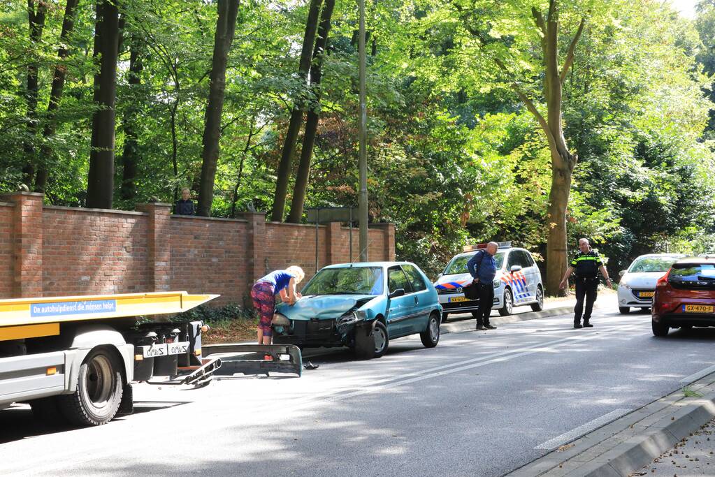 Veel schade bij kop-staartbotsing