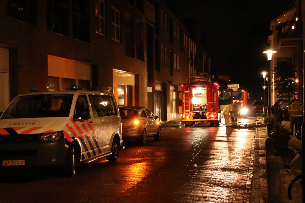 Buren ontdekken brand in appartement