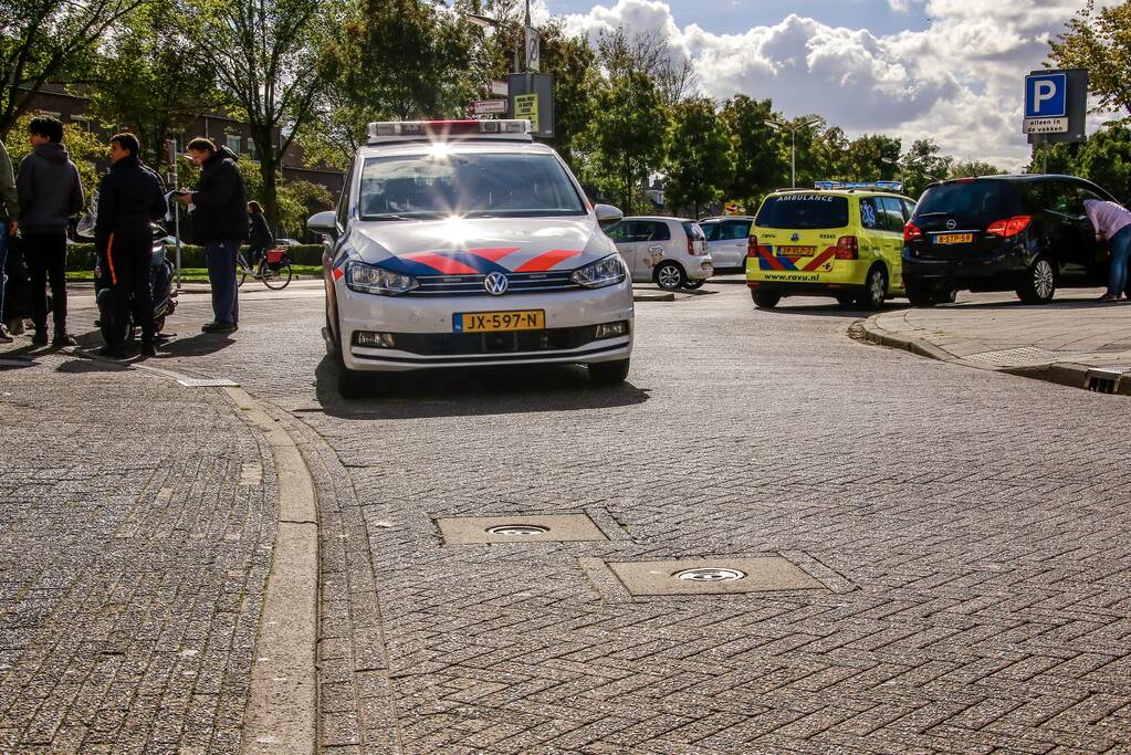 Scooterrijdster aangereden door automobilist