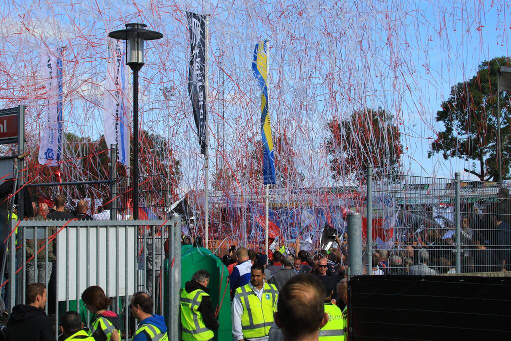 Drukke gezelligheid bij Derby