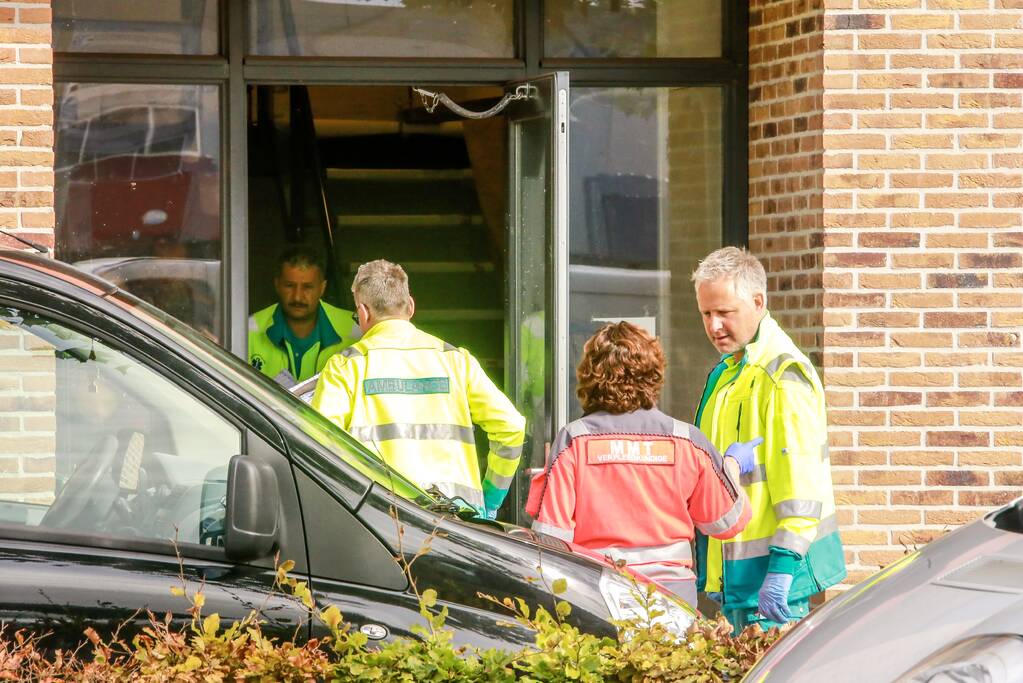 Stucadoor raakt zwaargewond na val