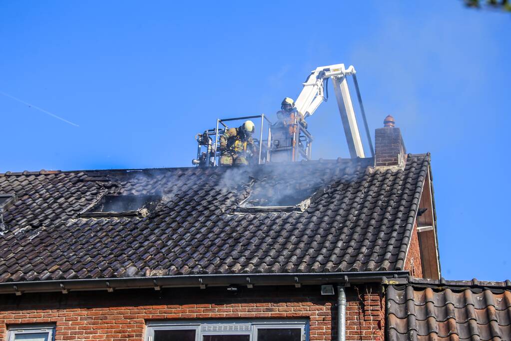 Veel rook bij zolderbrand