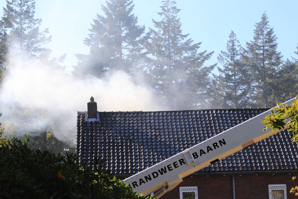 Veel rook bij zolderbrand