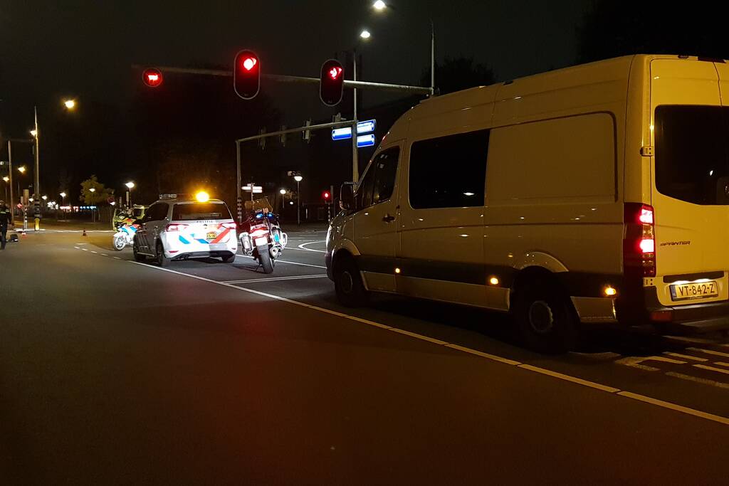 Fietser zwaargewond bij aanrijding met auto