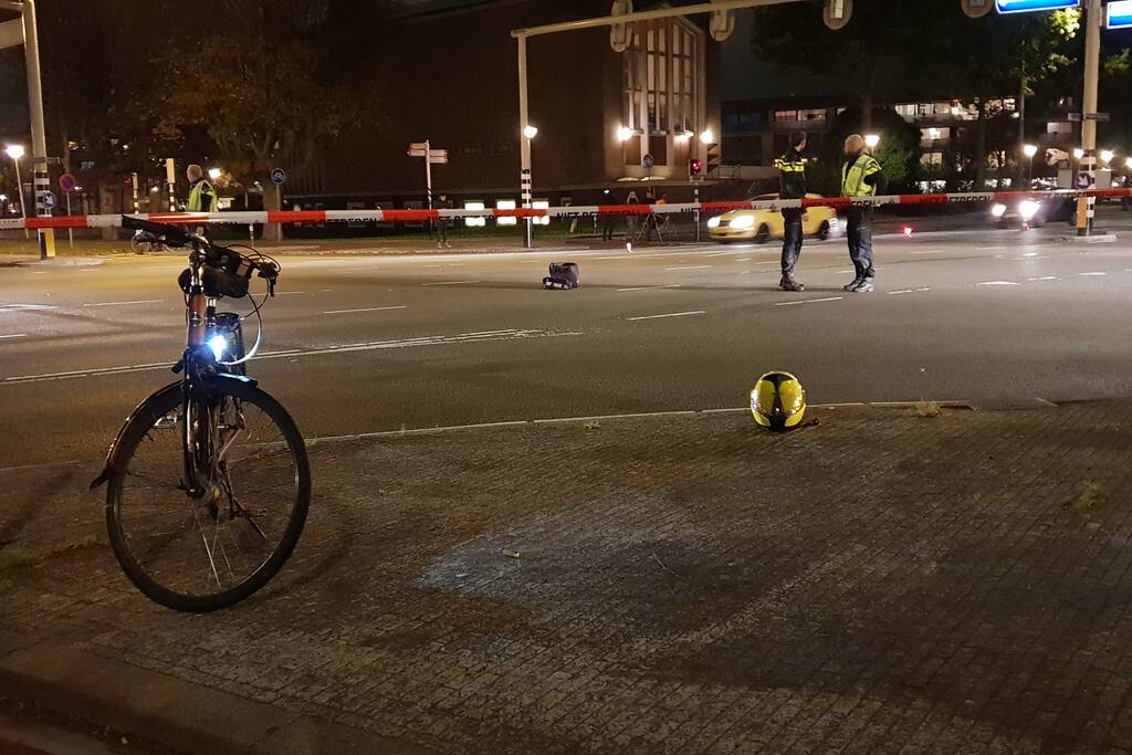 Fietser zwaargewond bij aanrijding met auto