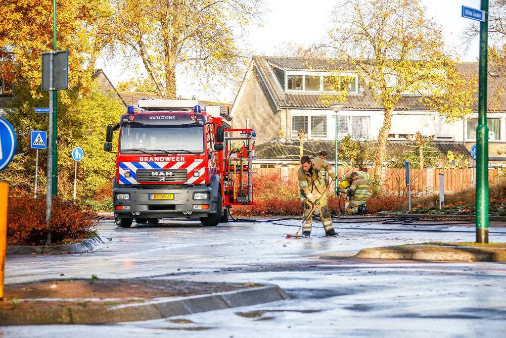 Rotonde afgesloten door kapotte veegwagen