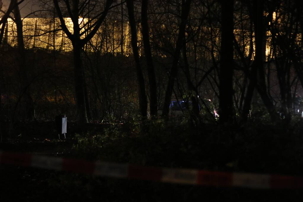 Overleden persoon aangetroffen in park