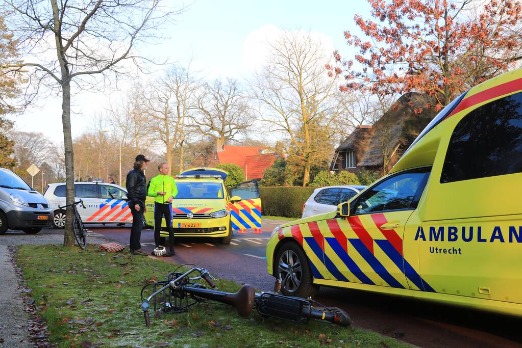 Fietser zwaargewond door aanrijding